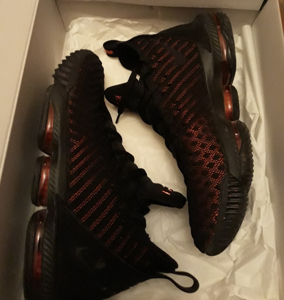 Nike Lebron XVI